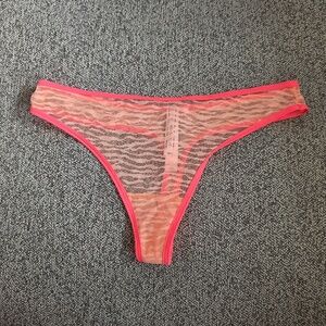 Victoria's Secret Zebra Print Low Rise Thong -‎ Medium